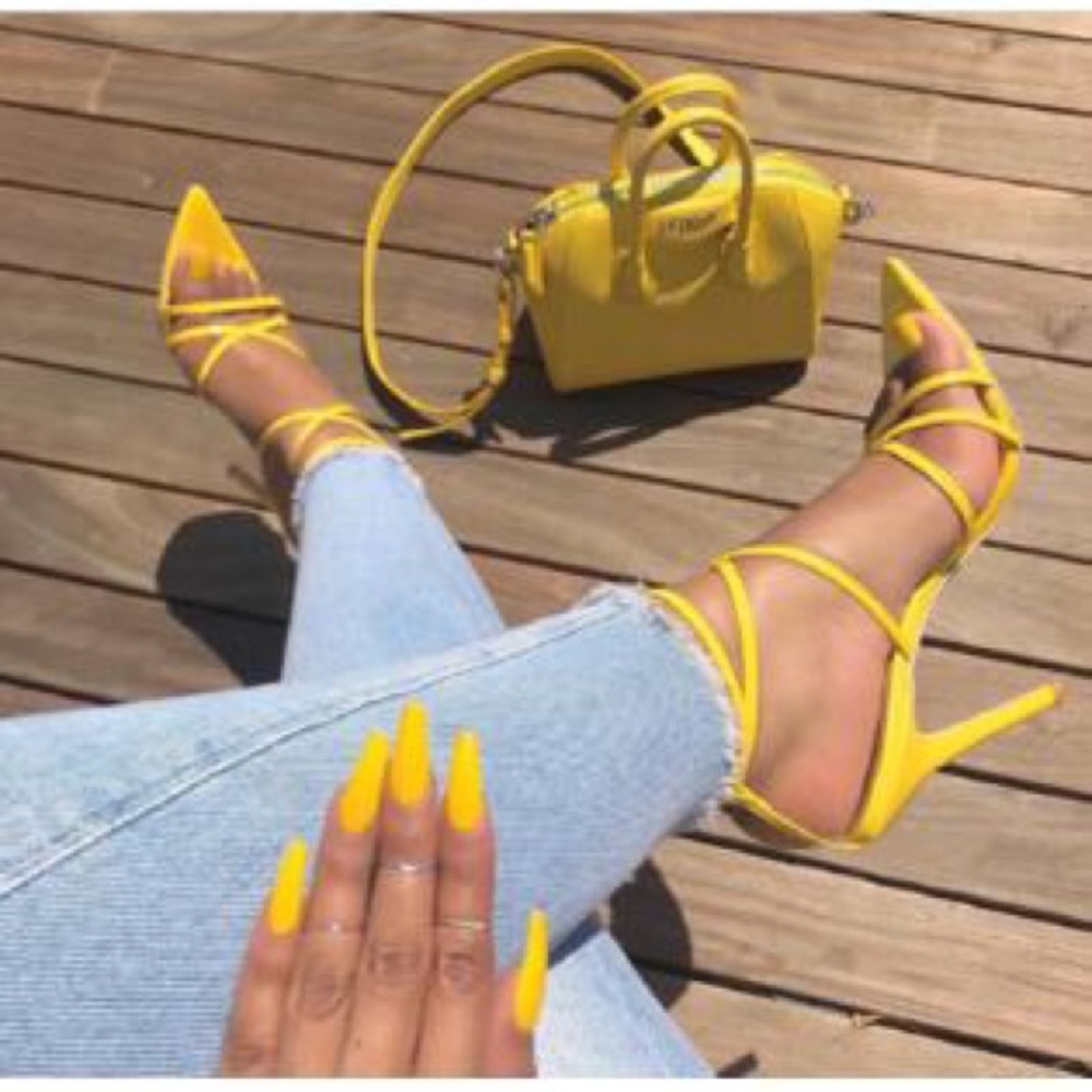 💛Yellow Pointed Heels💛 - Picture 3 of 3